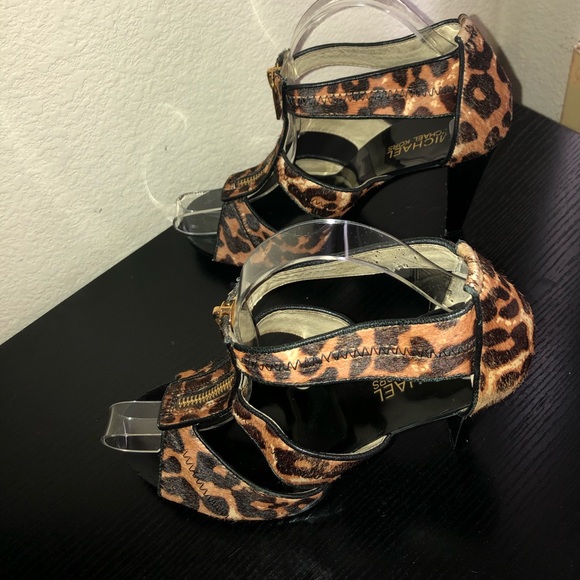 Michael Kors Peep Toe Leopard Calf Hair heels - Picture 4 of 12